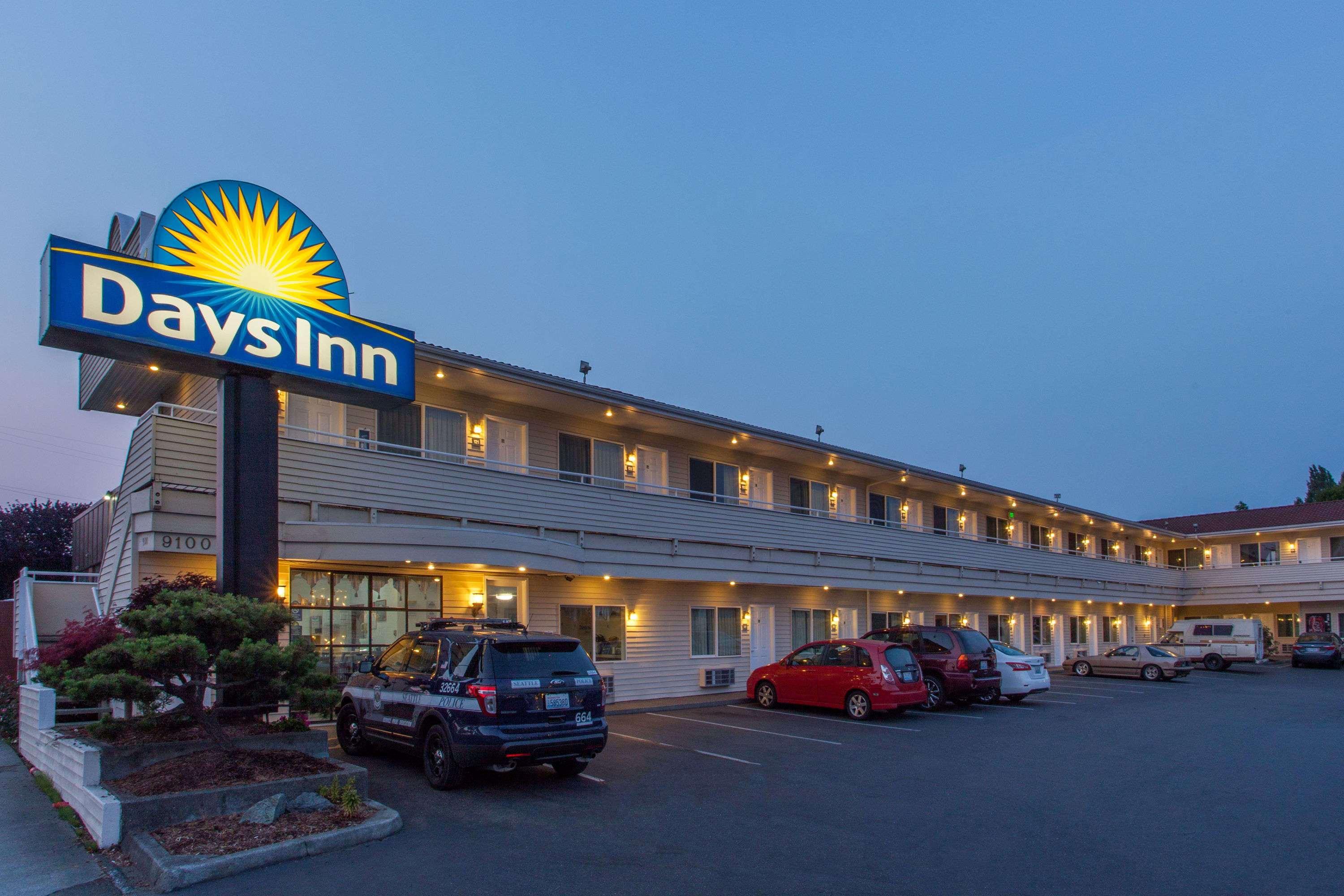 Days Inn By Wyndham Seattle North Of Downtown Esterno foto